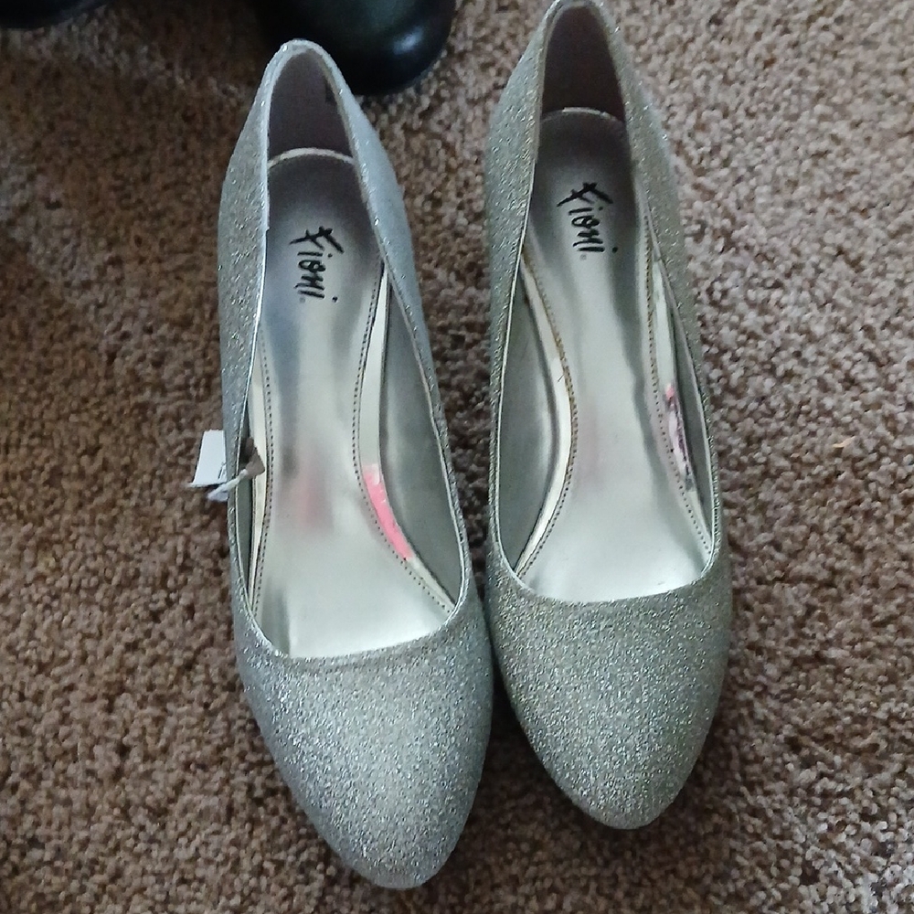 Stylish Silver Heels by Fioni New wuth tag no box